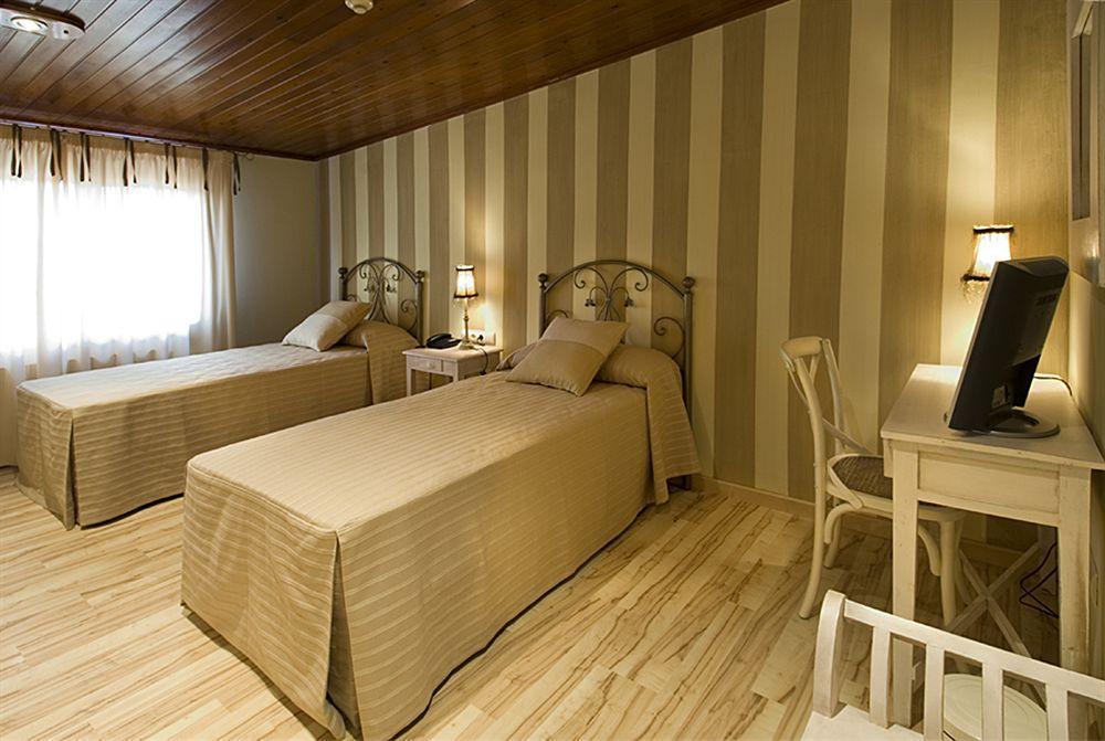 Hotel H Con Encanto Binéfar Extérieur photo