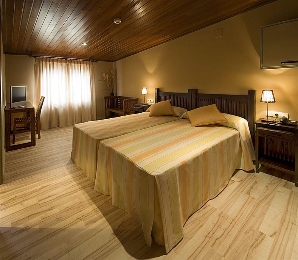 Hotel H Con Encanto Binéfar Extérieur photo