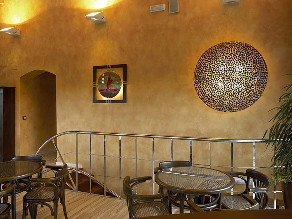 Hotel H Con Encanto Binéfar Extérieur photo